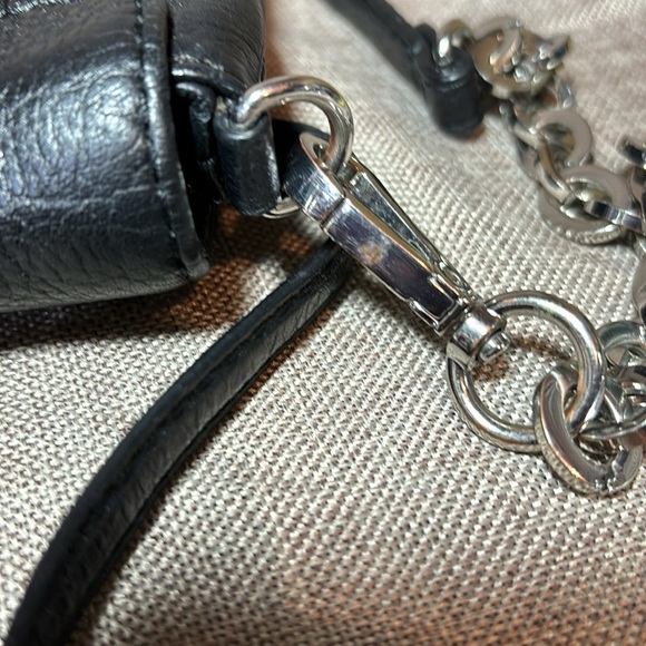 CALVIN KLEIN Small Black Pebble Leather Cross-body Handbag with Chain Strap - Picture 14 of 15